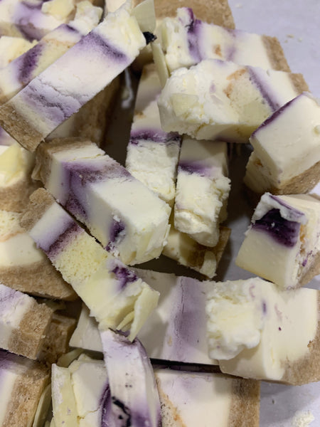 Blueberry Cobbler White Chocolate Cheesecake